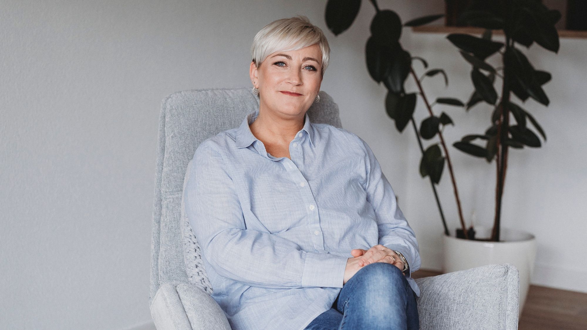 startseite-about me mental-health-coaching-lörrach-basel,achtsamkeit-lörrach-basel, meditation-lörrach-basel,online-coaching-fuer-frauen,innere-unruhe,stressbewältigung,schlaf-verbessern,klangschalenmassage-lörracg-basel,me-time-circle,minffulness,emotionale-widerstandskraft